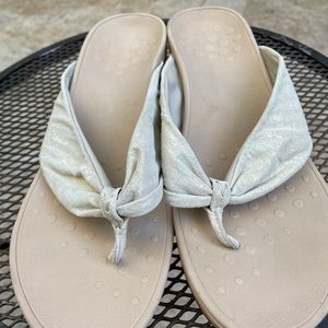Women's Metallic Cream Knot-Top Thong Sandals
